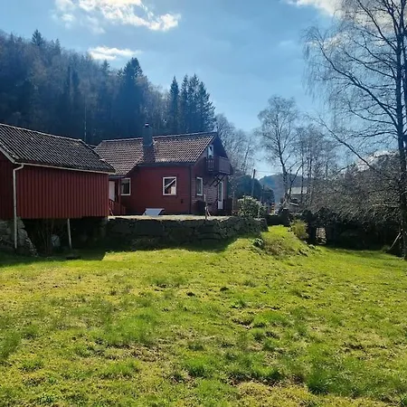 Sjarmerende Hus Med Bade Og Fiskemuligheter